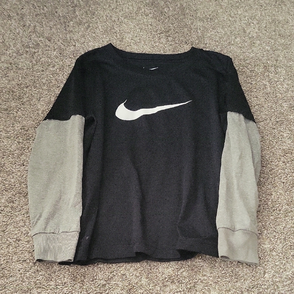 Nike Kids Black and Gray Long Sleeve Tee
